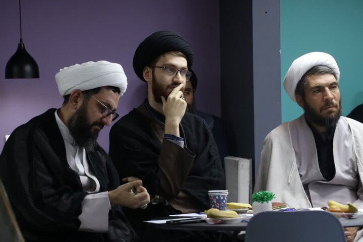 تصاویر/اولین نشست معارف اسلام ناب در استان مرکزی