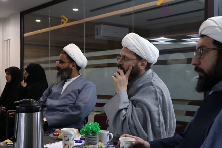 تصاویر/اولین نشست معارف اسلام ناب در استان مرکزی