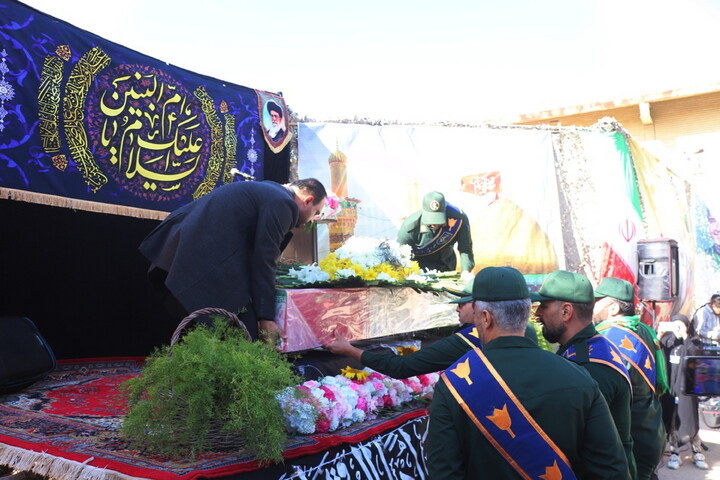 تصاویر/ مراسم تشییع و خاکسپاری شهید گمنام در شهرضا اصفهان