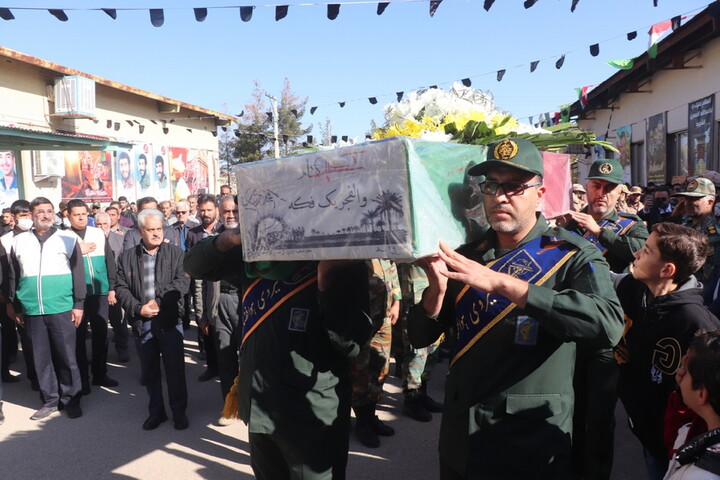 تصاویر/ مراسم تشییع و خاکسپاری شهید گمنام در شهرضا اصفهان