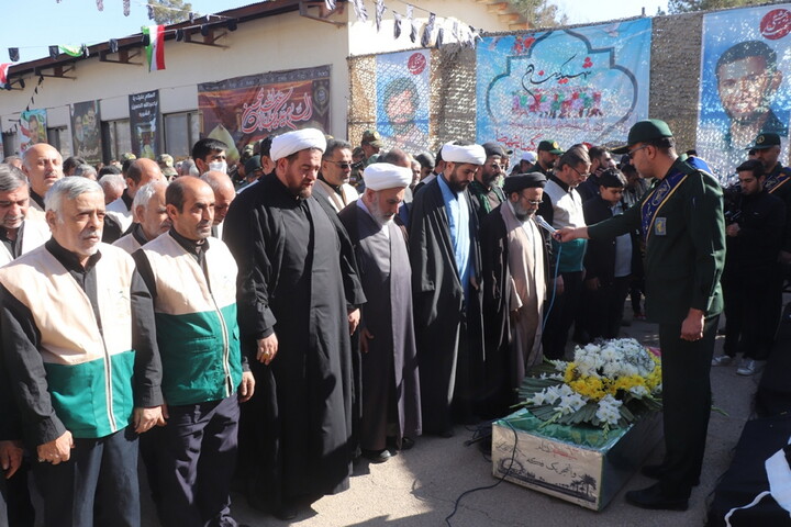 تصاویر/ مراسم تشییع و خاکسپاری شهید گمنام در شهرضا اصفهان