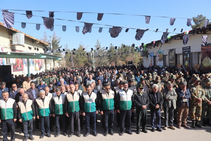 تصاویر/ مراسم تشییع و خاکسپاری شهید گمنام در شهرضا اصفهان