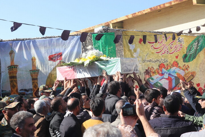 تصاویر/ مراسم تشییع و خاکسپاری شهید گمنام در شهرضا اصفهان