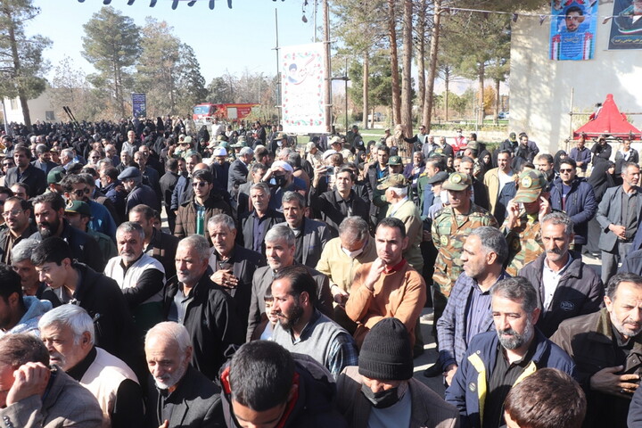 تصاویر/ مراسم تشییع و خاکسپاری شهید گمنام در شهرضا اصفهان