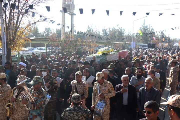 تصاویر/ مراسم تشییع و خاکسپاری شهید گمنام در شهرضا اصفهان