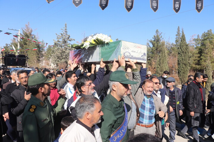 تصاویر/ مراسم تشییع و خاکسپاری شهید گمنام در شهرضا اصفهان