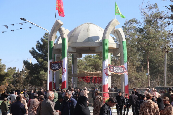 تصاویر/ مراسم تشییع و خاکسپاری شهید گمنام در شهرضا اصفهان