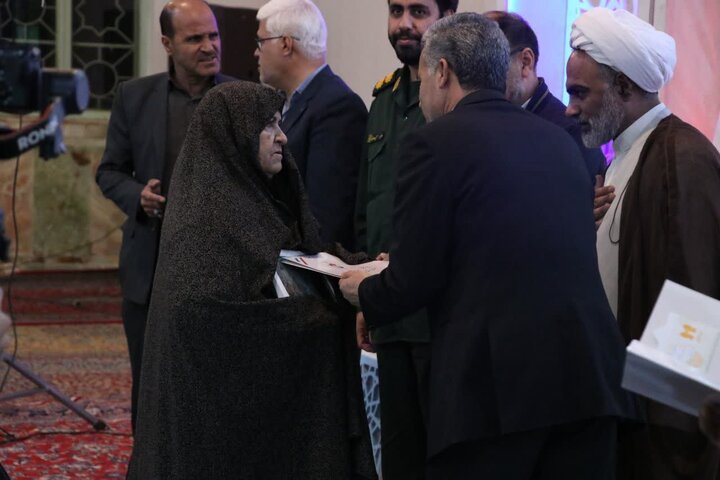 تصاویر/شبی با قرآن در پناه حضرت ام البنین (س)در ساروق