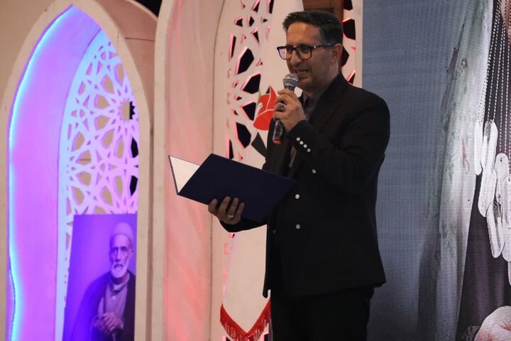 تصاویر/شبی با قرآن در پناه حضرت ام البنین (س)در ساروق