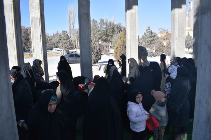 تصاویر/ مراسم عزاداری وفات ام البنین(س) در جوار مزار شهید گمنام در شرکت سیمان کردستان