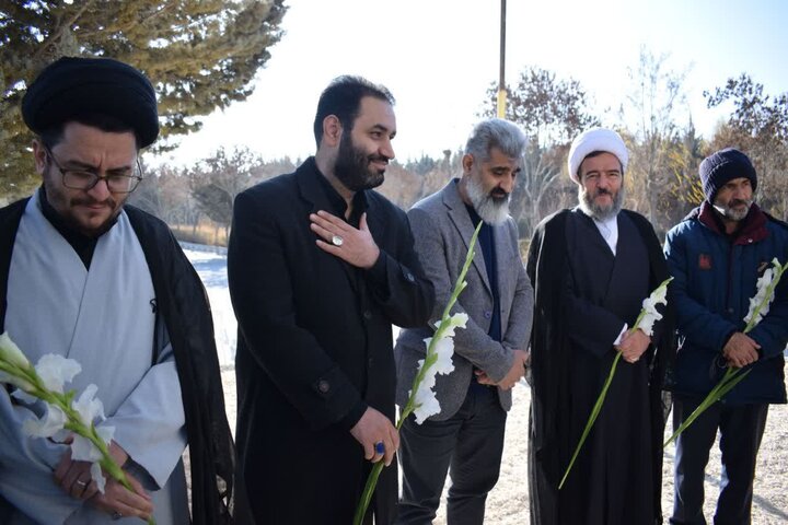 تصاویر/ مراسم عزاداری وفات ام البنین(س) در جوار مزار شهید گمنام در شرکت سیمان کردستان