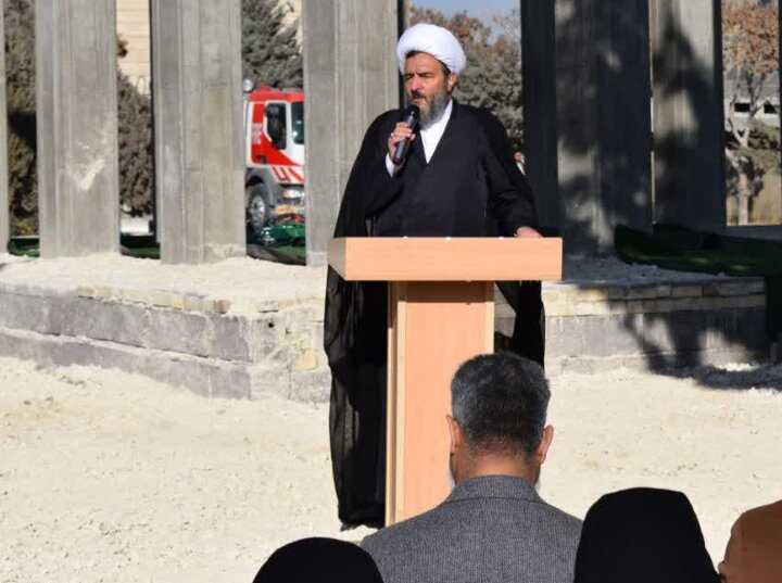 تصاویر/ مراسم عزاداری وفات ام البنین(س) در جوار مزار شهید گمنام در شرکت سیمان کردستان