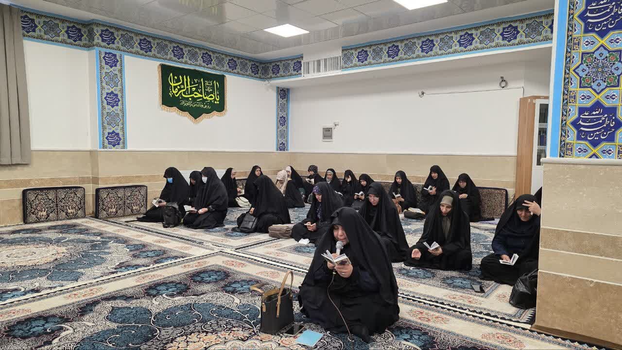 تصاویر/ ویژه برنامه وفات حضرت ام البنین(س) باحضور مادر شهید در مدرسه علمیه نرجسیه سیرجان