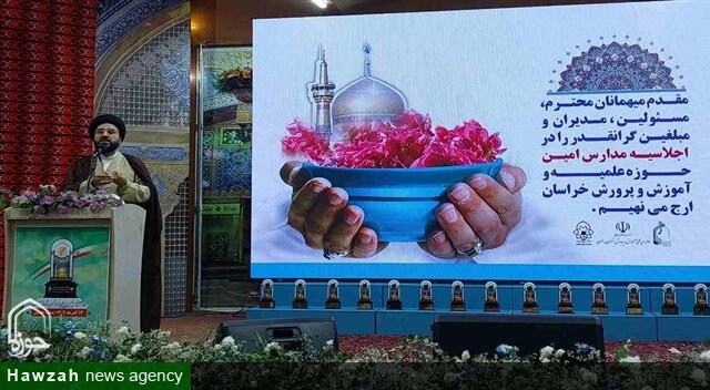 تربیت نسل مؤمن در گرو نقش‌آفرینی روحانیِ مدرسه است