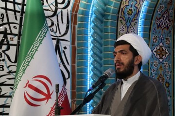 دشمن به دنبال معرفی الگوهای انحرافی به جوانان است