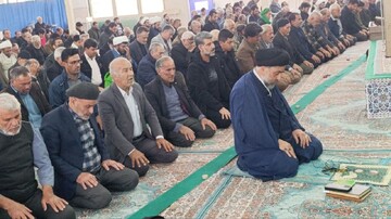 تصاویر/ مراسم اقامه نماز معنوی باران در نوش آباد