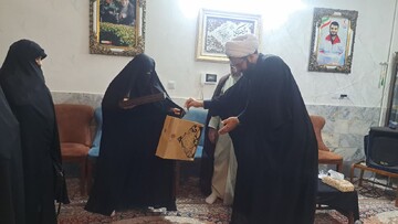 مادران شهیدان مختارزاده و مالامیری تکریم شدند