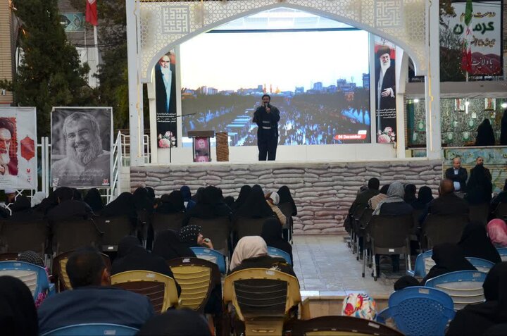 تصاویر/ مراسم یادواره شهدای فصل پاییز و آیین تکریم از مادران و همسران شهدا در گلزارشهدای کرمان