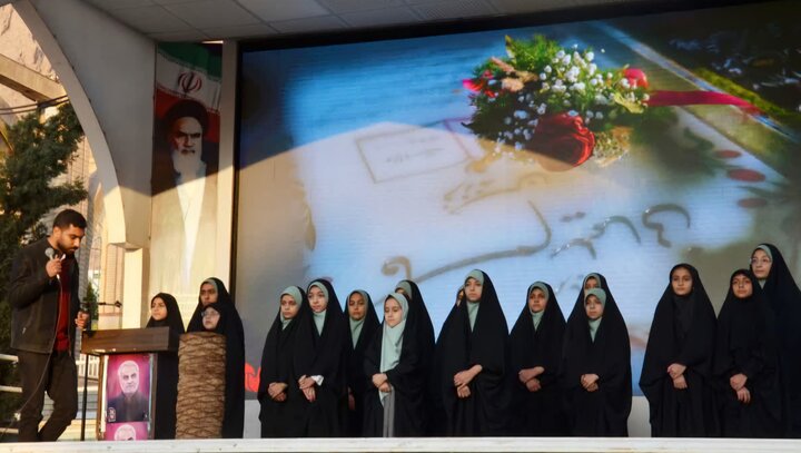 تصاویر/ مراسم یادواره شهدای فصل پاییز و آیین تکریم از مادران و همسران شهدا در گلزارشهدای کرمان