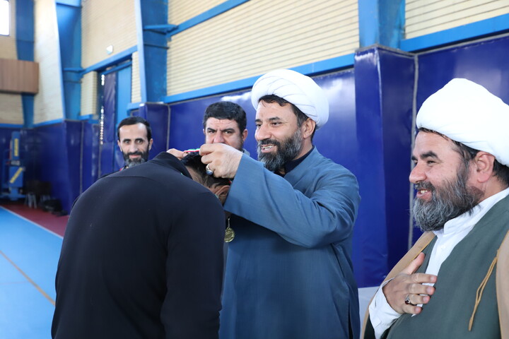 تصاویر/تجلیل از نفرات برتر مسابقات ورزشی طلاب کردستان