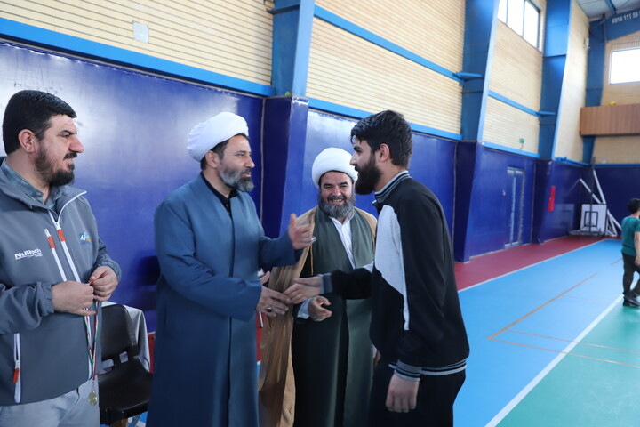 تصاویر/تجلیل از نفرات برتر مسابقات ورزشی طلاب کردستان