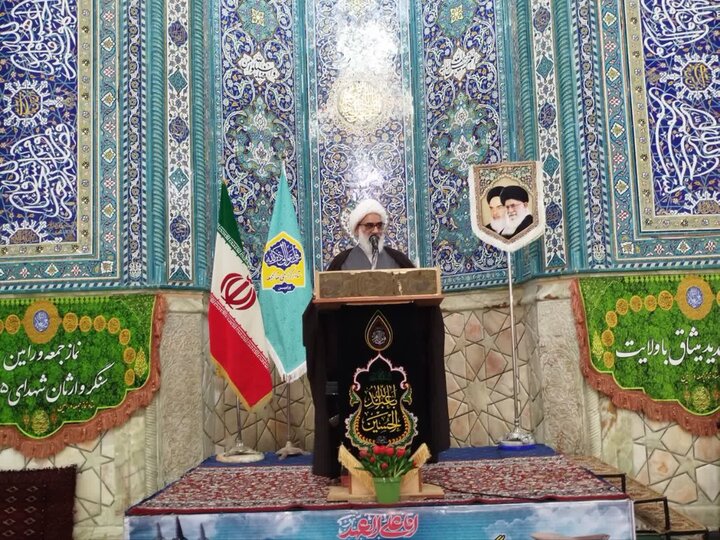 تصاویر/ نماز عبادی سیاسی جمعه در ورامین