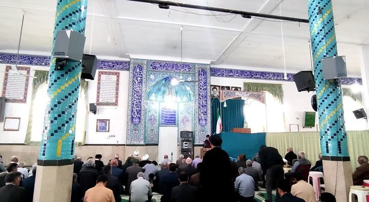 تصاویر/ اقامه نماز جمعه شهر بهرمان