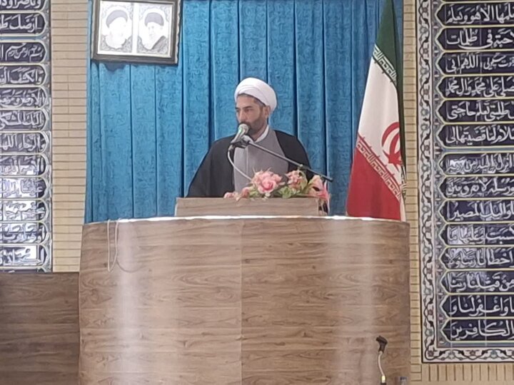 تصاویر/ اقامه نماز جمعه شهر بلورد