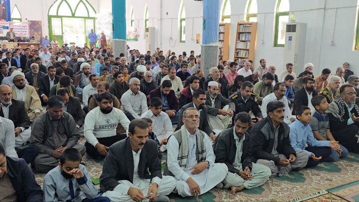 تصاویر/ اقامه نماز جمعه شهر ریگان