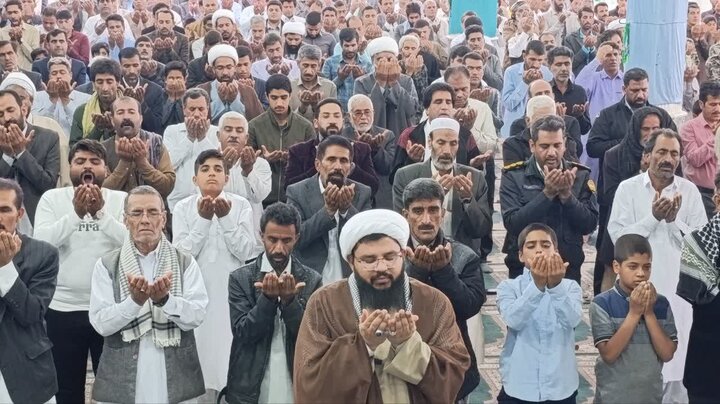 تصاویر/ اقامه نماز جمعه شهر ریگان