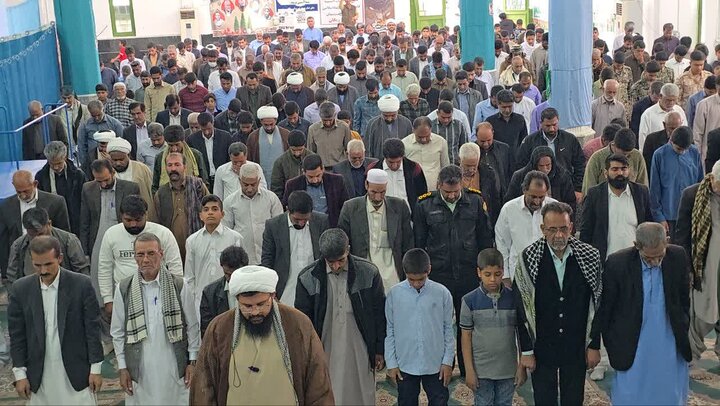 تصاویر/ اقامه نماز جمعه شهر ریگان
