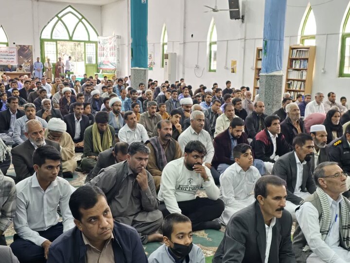 تصاویر/ اقامه نماز جمعه شهر ریگان