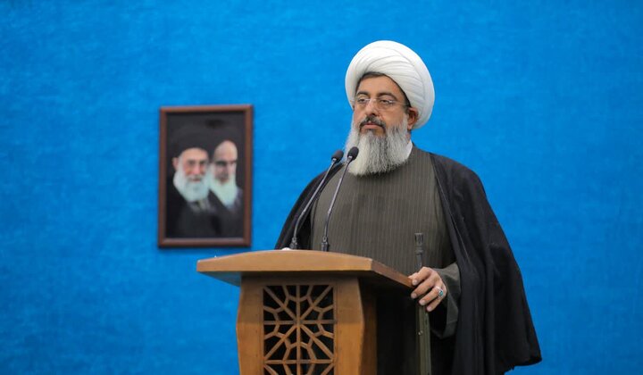 تصاویر/ نماز عبادی سیاسی جمعه در ساوجبلاغ