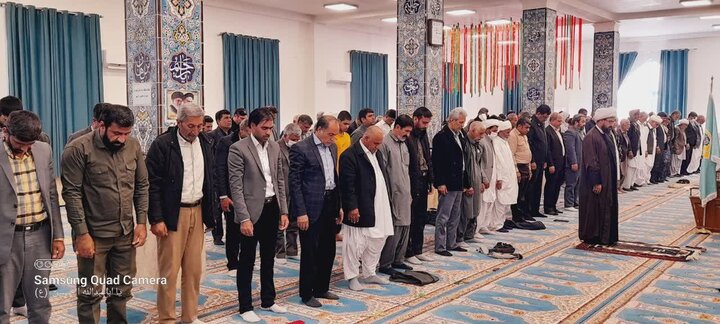 تصاویر/ آیین عبادی سیاسی نماز جمعه شهرستان نیمروز