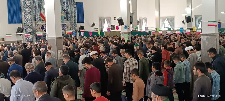 تصاویر/اقامه نماز عبادی _سیاسی جمعه در مصلی امام علی (ع)ساوه