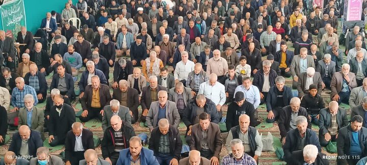 تصاویر/اقامه نماز عبادی _سیاسی جمعه در مصلی امام علی (ع)ساوه
