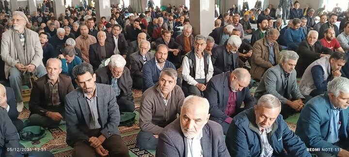 تصاویر/اقامه نماز عبادی _سیاسی جمعه در مصلی امام علی (ع)ساوه