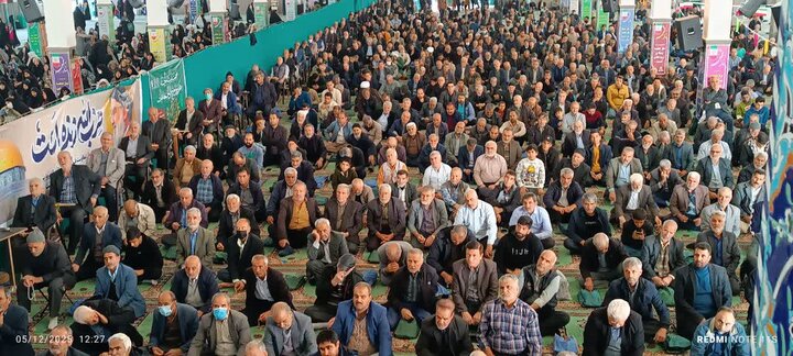 تصاویر/اقامه نماز عبادی _سیاسی جمعه در مصلی امام علی (ع)ساوه