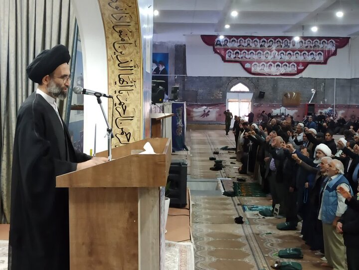 تصاویر/ نمازعبادی سیاسی جمعه کاشان