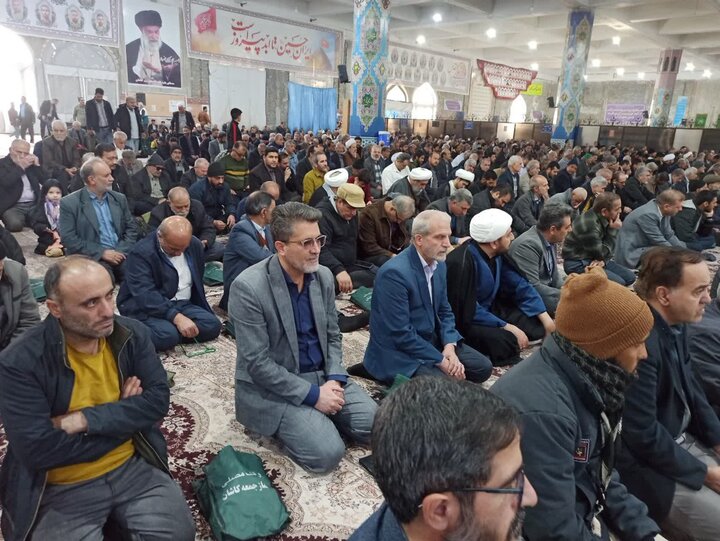 تصاویر/ نمازعبادی سیاسی جمعه کاشان