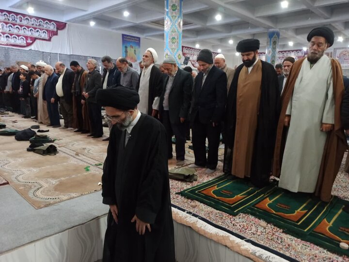 تصاویر/ نمازعبادی سیاسی جمعه کاشان