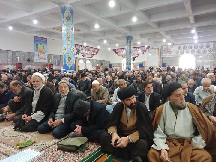 تصاویر/ نمازعبادی سیاسی جمعه کاشان