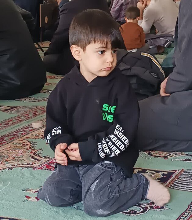 تصاویر/حضور پررنگ نوجوانان و جوانان شهرستان ساوه در نماز جمعه