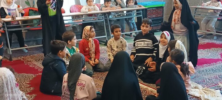 تصاویر/حضور پررنگ نوجوانان و جوانان شهرستان ساوه در نماز جمعه