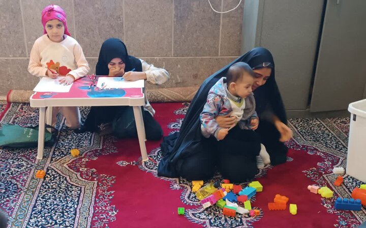 تصاویر/حضور پررنگ نوجوانان و جوانان شهرستان ساوه در نماز جمعه