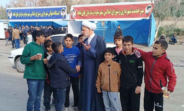 تصاویر/حضور پررنگ نوجوانان و جوانان شهرستان ساوه در نماز جمعه