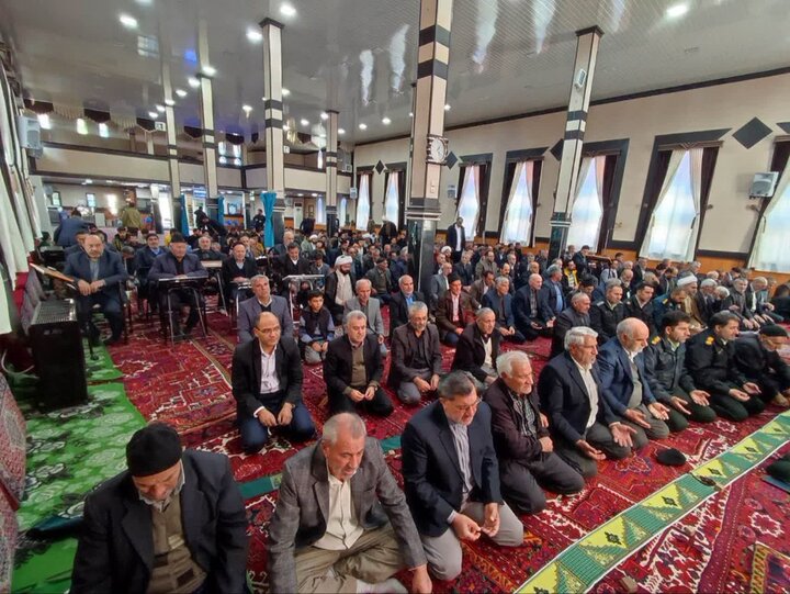 تصاویر/ اقامه نماز جمعه امروز شهرستان چهاربرج