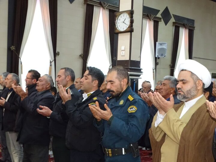 تصاویر/ اقامه نماز جمعه امروز شهرستان چهاربرج