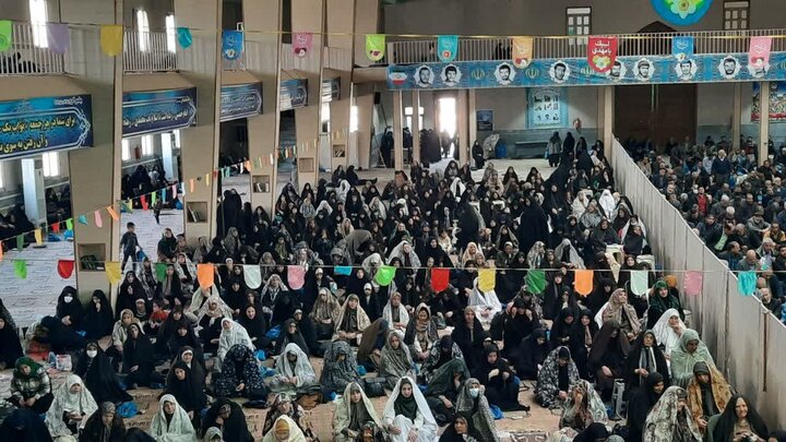 تصاویر/حضور پر شور مردم ولایت‌مدار خمین در نماز جمعه این شهرستان