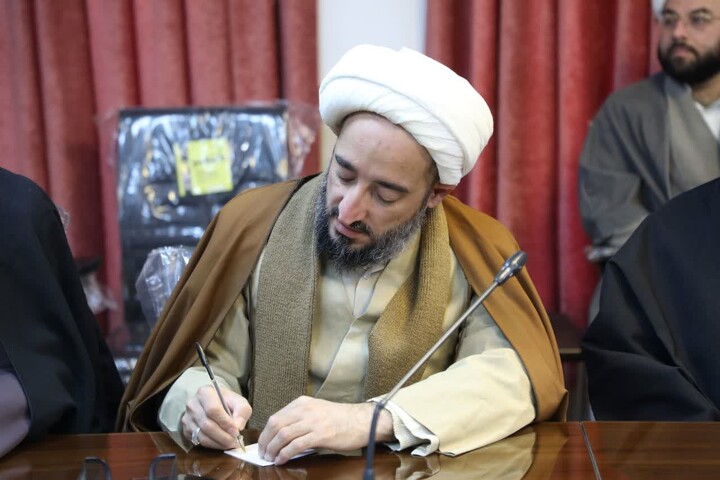 تصاویر/ برگزاری جلسه بصیرتی با موضوع نقد جریان فکری قرآن بسندگی